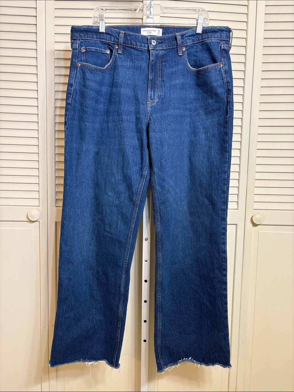 Abercrombie & Fitch Women's Low Rise Baggy Jean Size 14 Regular